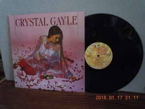 GAYLE,CRYSTAL Vinyl lp...WE MUST BELIEVE IN MAGIC...UNITED ARTIST...VG+/M-...'77 - Picture 1 of 2