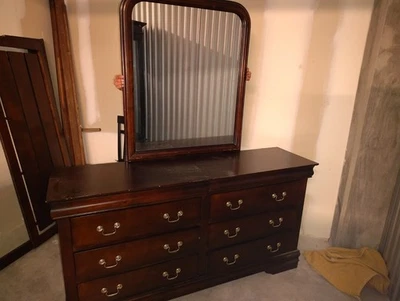 Cómoda de 6 cajones de madera real de 60 pulgadas con espejo grande perfecta para dormitorio color cereza Foto 1 de 4