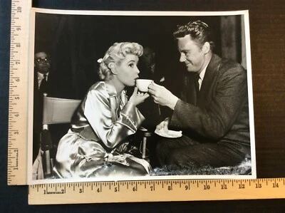 Foto foto de película de gran tamaño de Van Johnson Gloria De Haven original rara de colección Foto 1 de 3