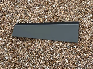 2024-2025 Tesla Cybertruck Front RH Door Trim Pad Beltline Assembly 1820423-03-D - Bild 1 von 5