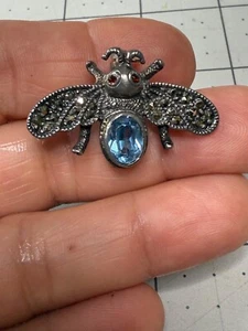 Spilla insetto marcasite argento Sterling - corpo pietra preziosa blu e insetti occhi rossi vintage - Foto 1 di 6