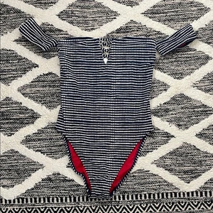 Hollister blu e bianco pezzo unico fuori spallacci taglia media - Foto 1 di 4