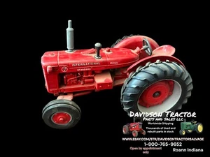 Tractor estándar ID9 1993 Farm Show Edi. 1-16 International Harvester ID9 escala 1-16 - Imagen 1 de 13