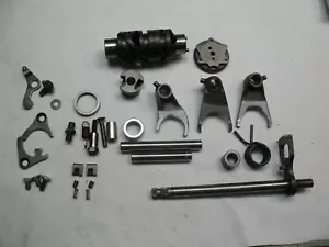 1993 SUZUKI DR250SE DR 250 SHIFT DRUM + FORKS + GOOD SPLINES ON SHIFT SHAFT - Picture 1 of 9