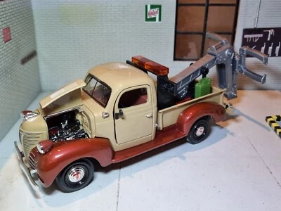 Plymouth Wrecker Tow Recovery 1941 Lorry Pickup Truck 1:24 G Scale Diecast Model - Image 1 of 4