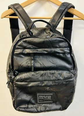 Mochila Versace Jeans Couture. Estampado barroco Foto 1 de 4