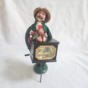Byers Choice Carolers Organo Grinder Uomo Figurina 2000 Giacca Verde Scimmia COSÌ COM'È - Foto 1 di 21