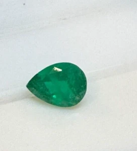 GIA CERTIFIED, Colombian, Earth mined, faceted Emerald, saturated rich green. - Picture 1 of 22