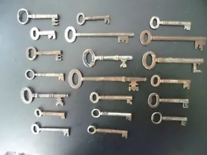 20 Stück Konvolut Tür & Schrank Gusseisen Skelett Schlüssel aus dem 19. Jahrhundert - Bild 1 von 5