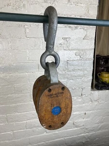 Vintage Crosby Western Tackle Pulley, Lockport NY Working Condition, Anvil Badge - Picture 1 of 19