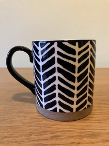 Dartington Stoneware Mug Geometric Pattern Unused Fantastic Condition - Picture 1 of 6