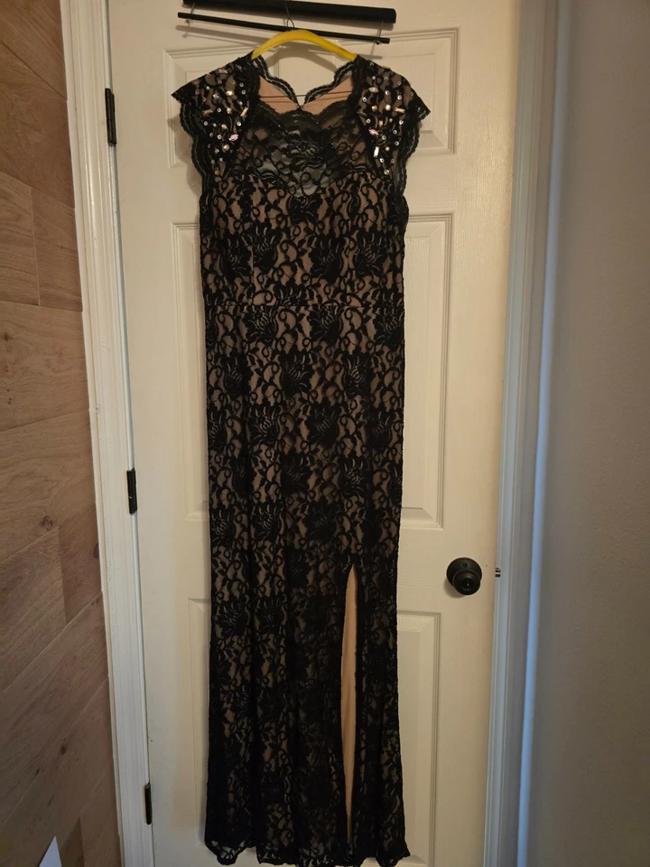 Jodi Kristopher Black Lace Cap Sleeve Evening Gown-Size 14/15 - Image 1 of 4