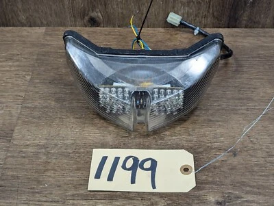 2006-2009 年 YAMAHA FZ1 原始设备制造商后尾灯尾灯背刹车灯 - 2D1-84710-00-00 — 第 1/4 张图片