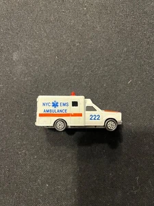 Majorette Sonic Flashers NYC EMS Ambulance 1:64 Diecast Vehicle ( Siren Works) - Bild 1 von 5