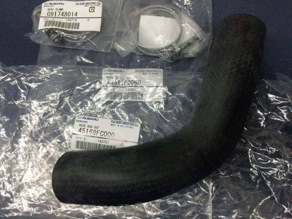 Kit de abrazaderas y inferiores de manguera de radiador genuino Subaru Forester SOHC X S 1999-2005 OEM Foto 1 de 1