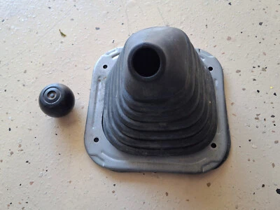 1989-1995 Toyota Pickup Manual Transmission Shifter Boot  With Knob - Image 1 of 4