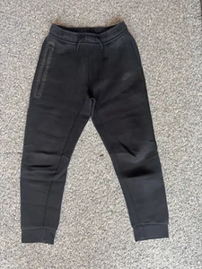 Nike Sportswear Fleece Tech Jogger Pants Youth Black 7 Large 116-122CM NWOT - Picture 1 of 5