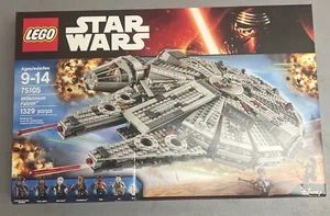 LEGO Star Wars: Millennium Falcon (75105) - Picture 1 of 3