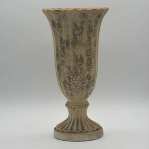 Jarrón pedestal de cerámica levantado en relieve hojas de uvas festoneado Japón - Imagen 1 de 7