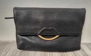 LULU GUINNESS halb bedeckte Lippe ISSY körnige Leder-Clutch-Tasche SCHWARZ - Bild 1 von 12