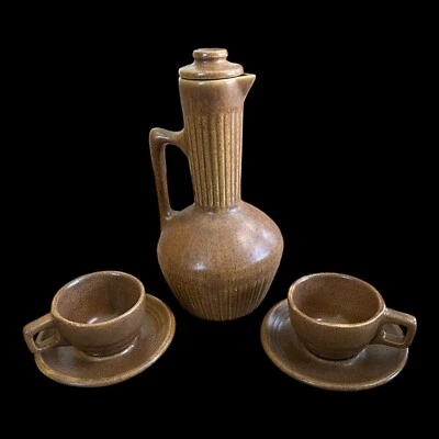 Monmouth Maple Pitcher Coffee Pot / Teapot & Lid w 2 Cups & Saucers EXCELLENT - Image 1 of 4