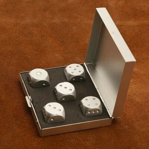 5xAluminum Legierung Würfel mit Box Tragbar Poker Casino Spieler Spiel Zubehör - Bild 1 von 15