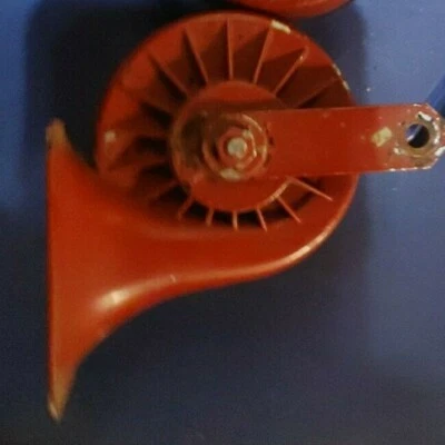 Mercedes , Porsche 911 912 Bosch Snail Horn - 625 Hz . - Image 1 of 4