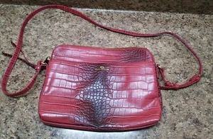 Cartera Bandolera Kate Landry Imitación Cuero Cocodrilo Borgoña Luz Correa de 50 Pulgadas - Imagen 1 de 11