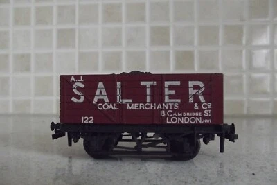 LIMA 10T A.J SLATER 122 PLANK  WAGON 00 GAUGE WITH COAL LOAD IN BROWN.EXCELLENT - Image 1 of 4
