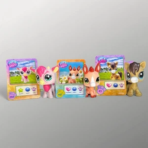 Littlest Pet Shop Personaggi Cavalli e Pony con Carte da Collezione Set di 3 Hasbro - Foto 1 di 6