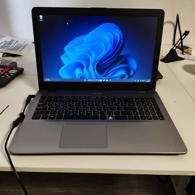 ASUS Vivobook 15 X542 I7-8550U,NVIDIA MX150, 8GB, 256SSD, 1TB HDD - Bild 1 von 4