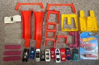 Hot Wheels Track & Accessories Lot Mismatch Tracks & Accessories & Cars  - Image 1 of 4