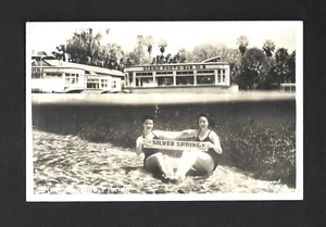 ECHTFOTO POSTKARTE: 2 SCHÖNE MÄDCHEN UNTER WASSER AN SILBERQUELLEN, FLORIDA - Bild 1 von 2