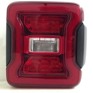 2018-2025 Jeep Wrangler Right PASSENGER Side Tail Light LED Blind OEM Perfect - Picture 1 of 12
