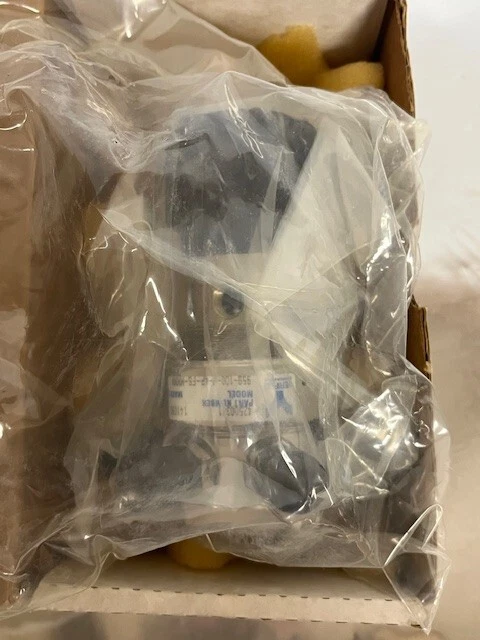 VERIFLO P/N 42500341,  4 WAY GAS REGULATOR, 959-100-W-FS-MMMM, NOS Foto 1 de 4