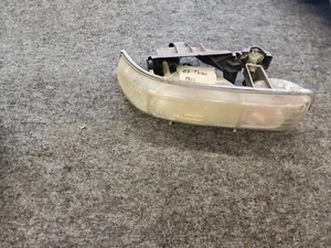 2000-2006 Suburban Tahoe 1999-2002 Silverado Passenger Right Headlight OEM B - Picture 1 of 6