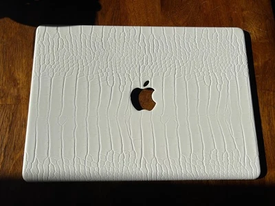 WHITE CROCODILE FAUX LEATHER MACBOOK PRO SHELL CASE 14” 2021 WITH CUT OUT APPLE - Image 1 of 4