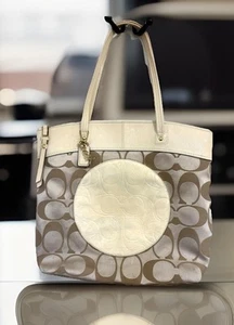 Coach Laura Signature Logo Tote Bag Khaki Ivory Cream Purse F18335 - Picture 1 of 12
