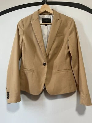 Blazer Banana Republic camel/beige talla 0. Slim Fit. Excelente estado❗️ Foto 1 de 4