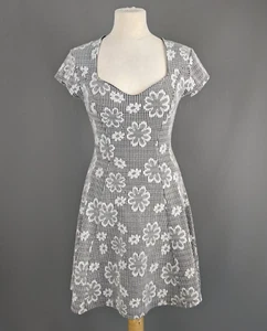 River Island Size 12 White Black Floral Embroidered Houndstooth Skater Dress - Picture 1 of 8