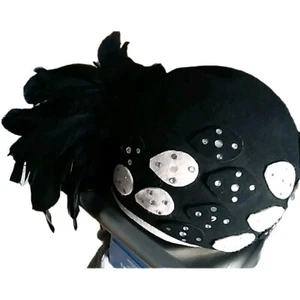 Dramatic Vintage BLACK/WHITE Wool Cloche Hat w/ Black Raven Feathers FANTASTIC - Picture 1 of 6