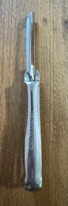 The Pampered Chef Stainless Steel Vegetable/Potato Peeler Floating Blade Sweden - Picture 1 of 4