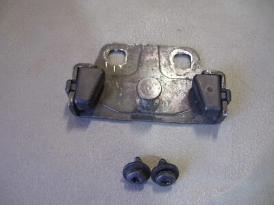 2000 BMW 528i - trunk tailgate latch striker OEM 8120 8485124 - Изображение 1 из 4