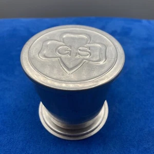 Vintage GIRL SCOUT TIN CUP COLLAPSIBLE ALUMINUM CAMPING DRINKING GLASS CUP LID - Picture 1 of 4