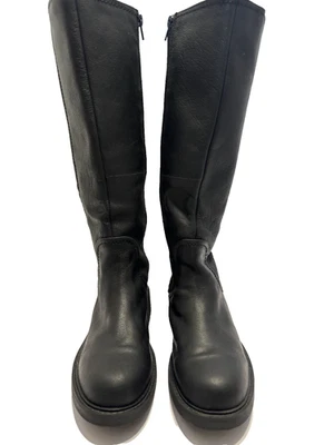 Botas hasta la rodilla Clarks Opal Glow para mujer de cuero negro con cremallera 8M (usadas en excelente estado) Foto 1 de 4