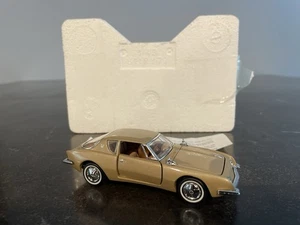 Franklin Mint 1963 Studebaker Avanti 1/43 Scale Die Cast Replica With Box - Picture 1 of 23