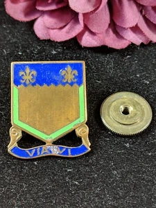 Vtg WW2 127th Field Artillery DI Regiment Unit Crest Via Vi Medal US Army Badge - Picture 1 of 12