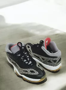 Zapatillas Air Jordan Hombre Talla 7 Mujer 8.5 Retro 11 XI Low IE Negro Cemento - Imagen 1 de 8