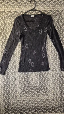 BKE Mujer Talla Pequeña Manga Larga Cizalla Floral Top Negro y2k Foto 1 de 4