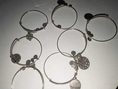 Lote de 7 pulseras Alex and Ani Charm tono plata  Foto 1 de 4